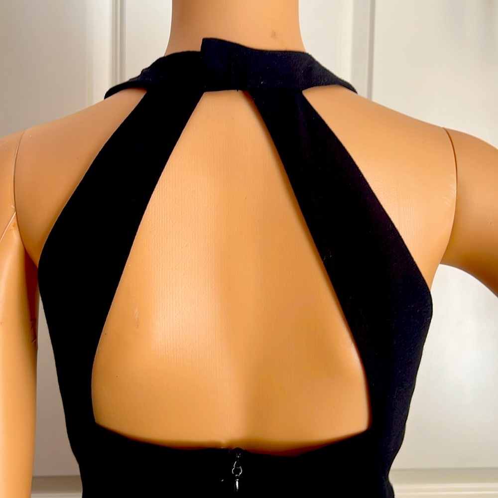 BCBGMAXAZRIA  CARLY CUTOUT  V-NECK PENCIL MIDI DRESS - Picture 10 of 11